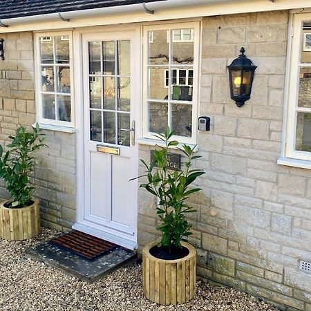 Well Cottage: A Cotswold Cottage At The Heart Of The Village Of Crudwell Dış mekan fotoğraf